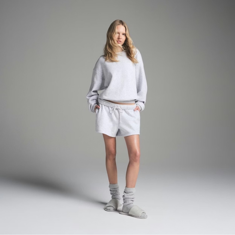 Skims Cotton Fleece Classic Crewneck in Light Heather Grey